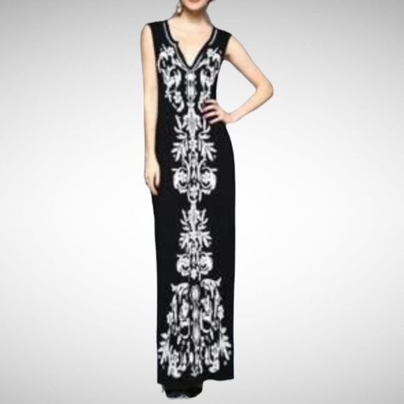 Chelsea & Theodore Dresses & Skirts - NWT Chelsea & Theodore Black and ivory dress embroidered stretch sz Med